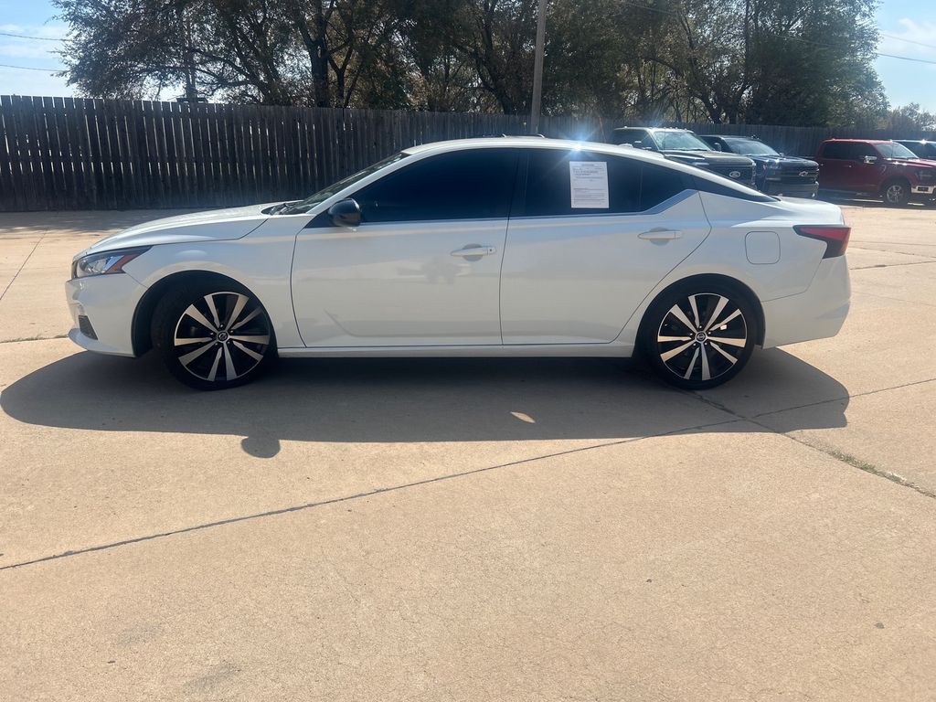 Used 2022 Nissan Altima SR with VIN 1N4BL4CV7NN353849 for sale in Pratt, KS