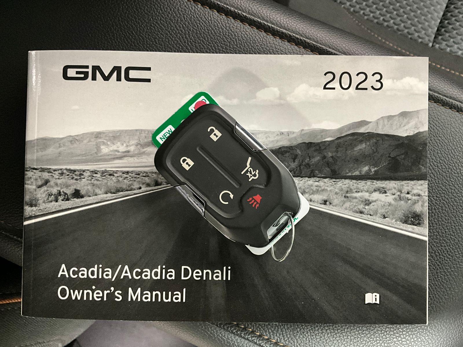 2023 GMC Acadia AT4 - Photo 13