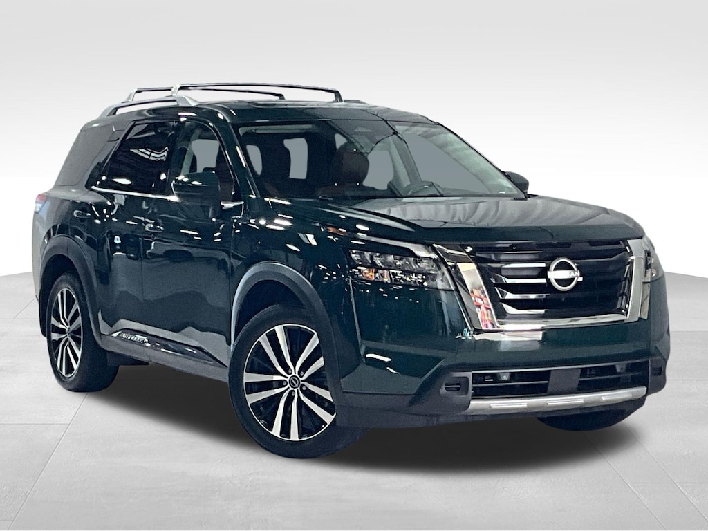 Used 2025 Nissan Pathfinder Platinum SUV