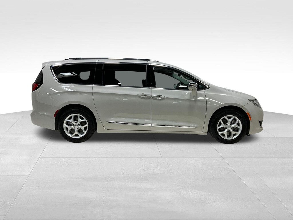 Used 2020 Chrysler Pacifica Limited Minivan/Van