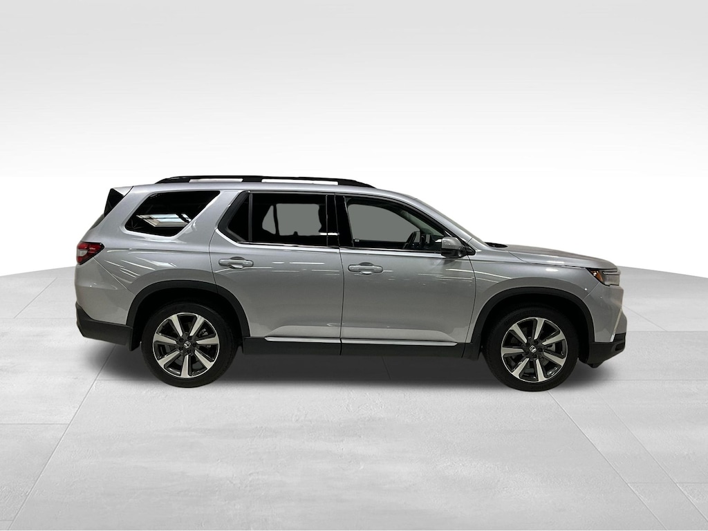 Used 2025 Honda Pilot Touring SUV