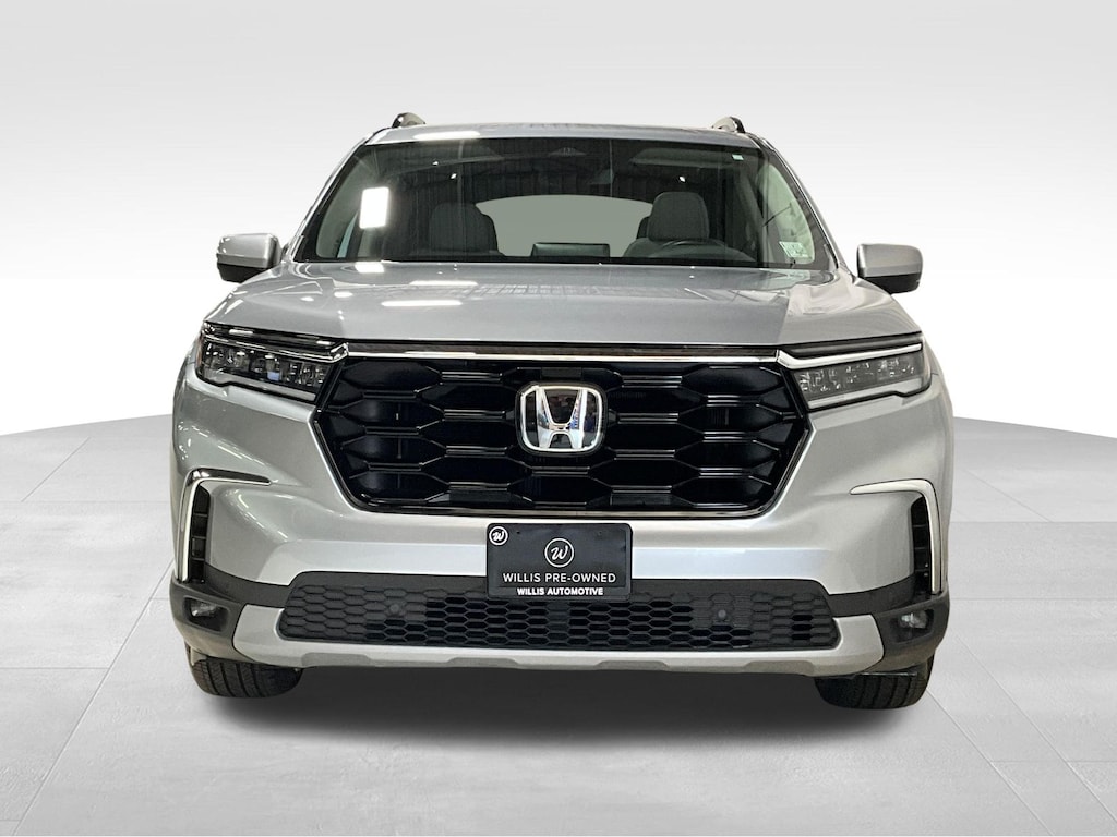Used 2025 Honda Pilot Touring SUV