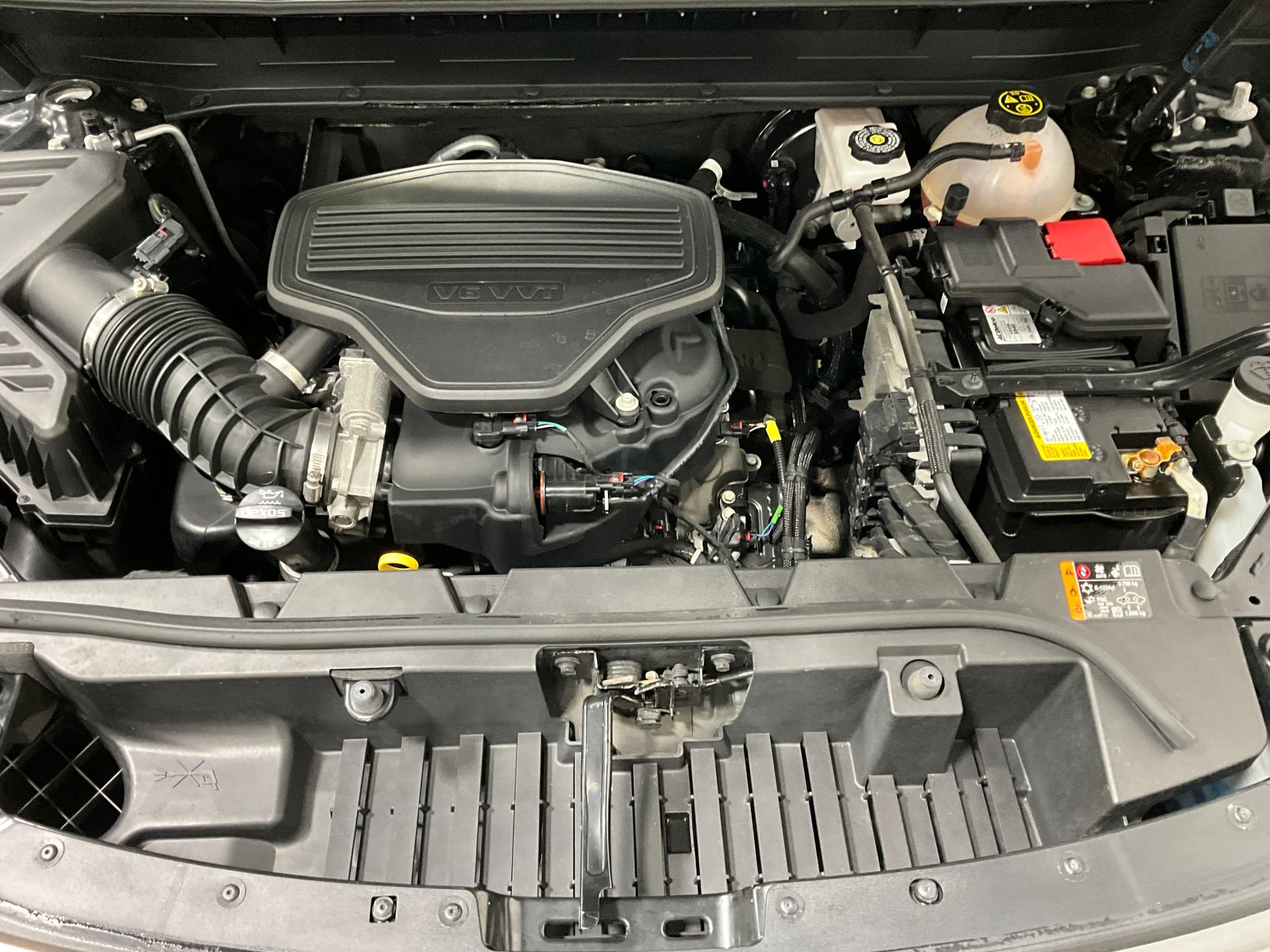 2023 GMC Acadia AT4 - Photo 12