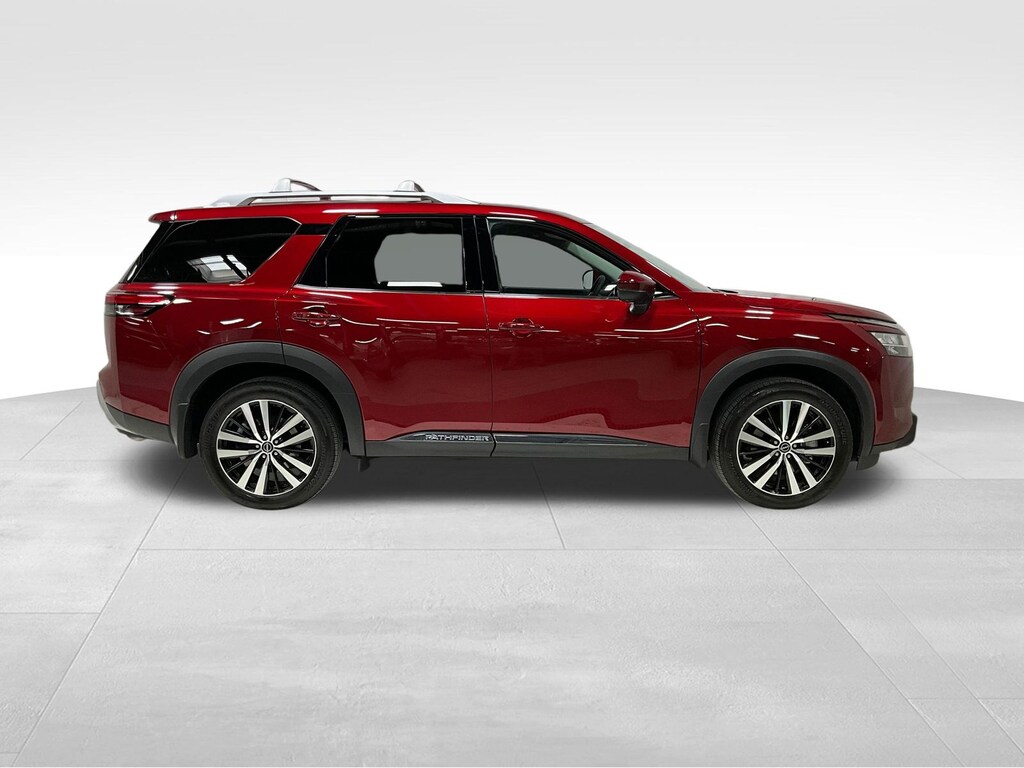 Used 2024 Nissan Pathfinder Platinum SUV