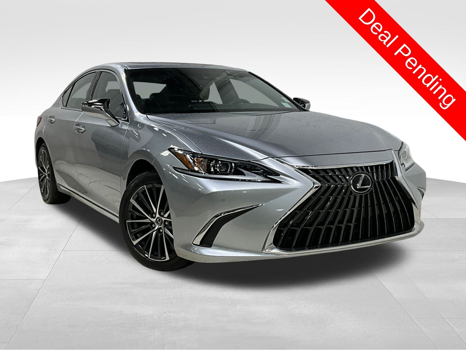 2025 Lexus ES 350's photo