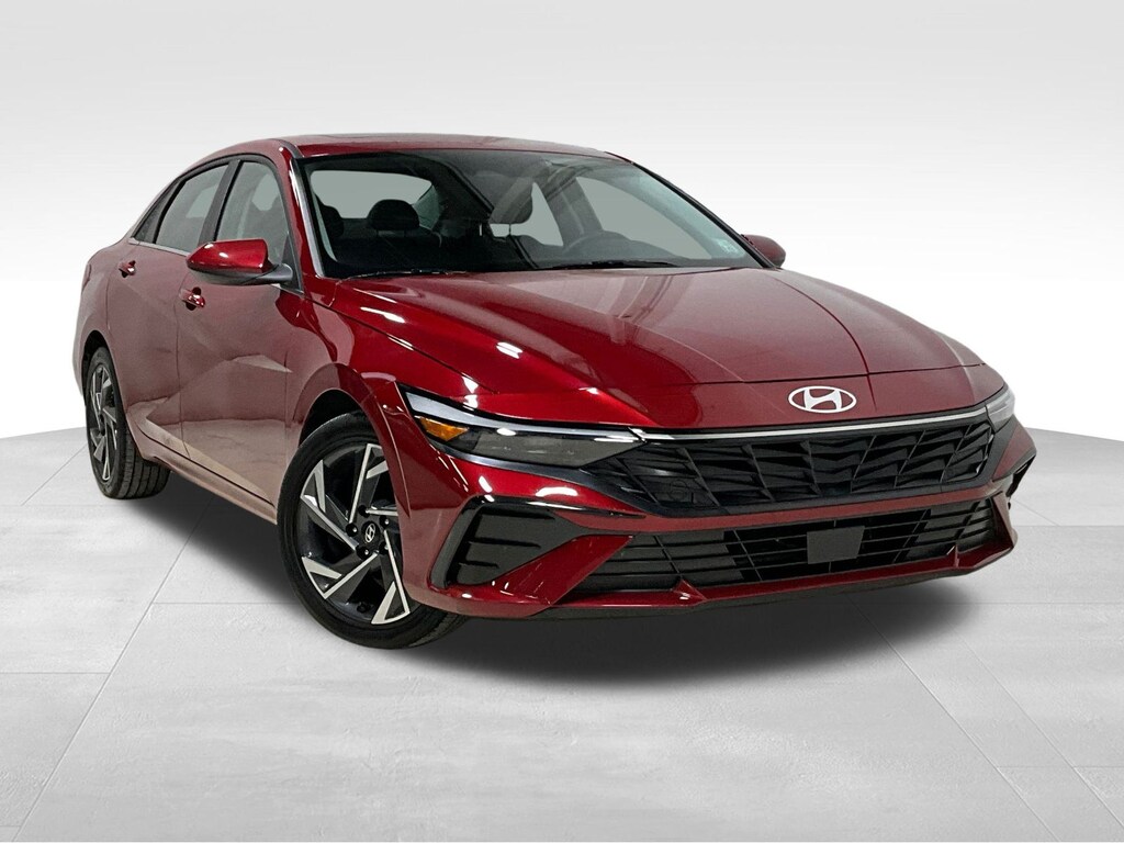 Used 2025 Hyundai Elantra SEL Convenience Sedan