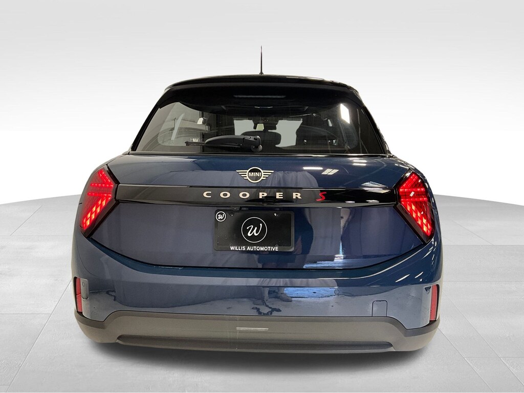 Used 2025 MINI Hardtop 4 Door Signature Plus Hatchback