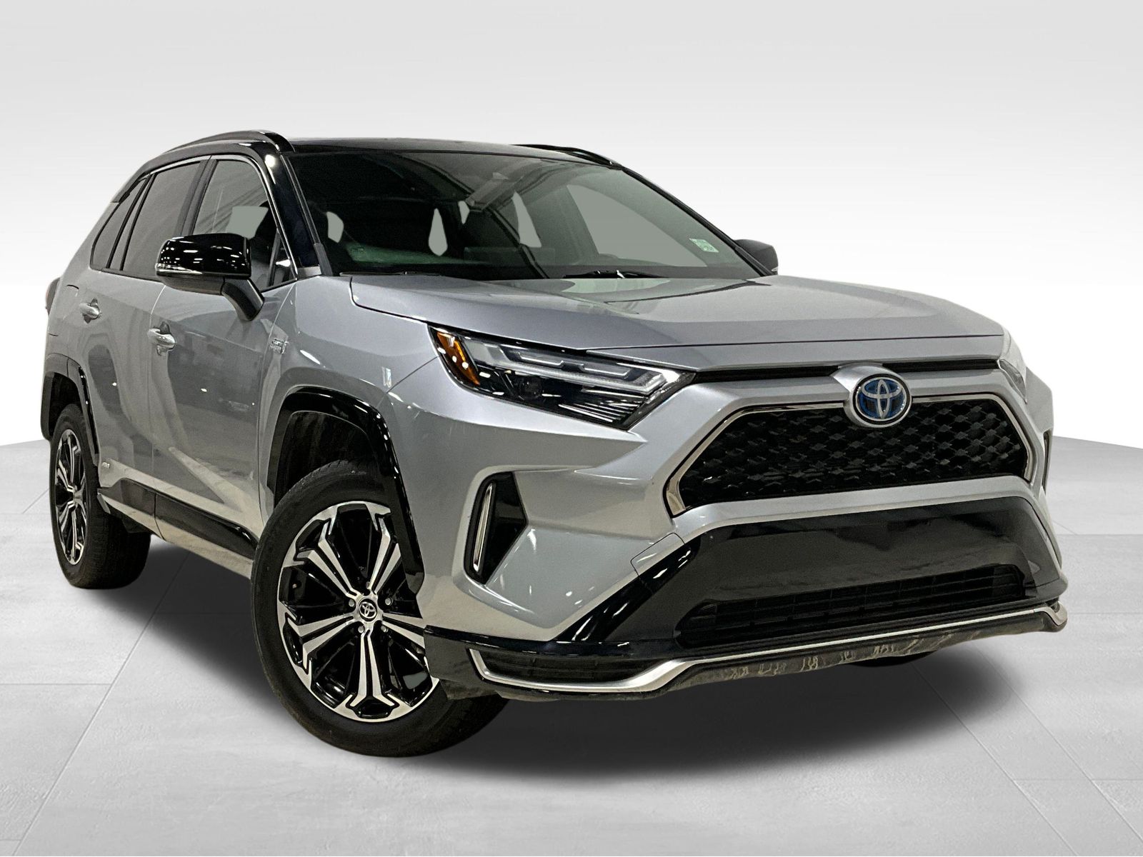 2024 Toyota RAV4 XSE's photo