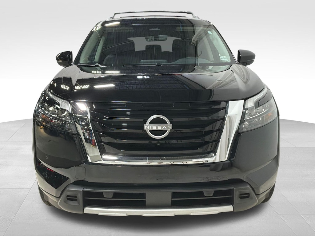 Used 2025 Nissan Pathfinder SL SUV