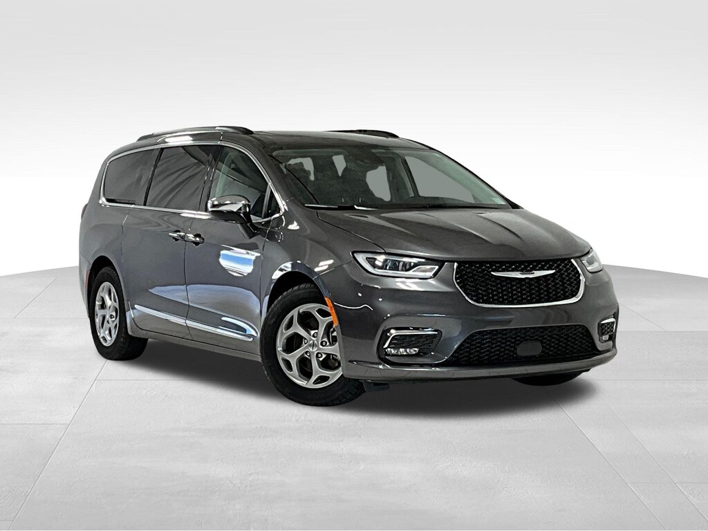Used 2023 Chrysler Pacifica Limited Minivan/Van