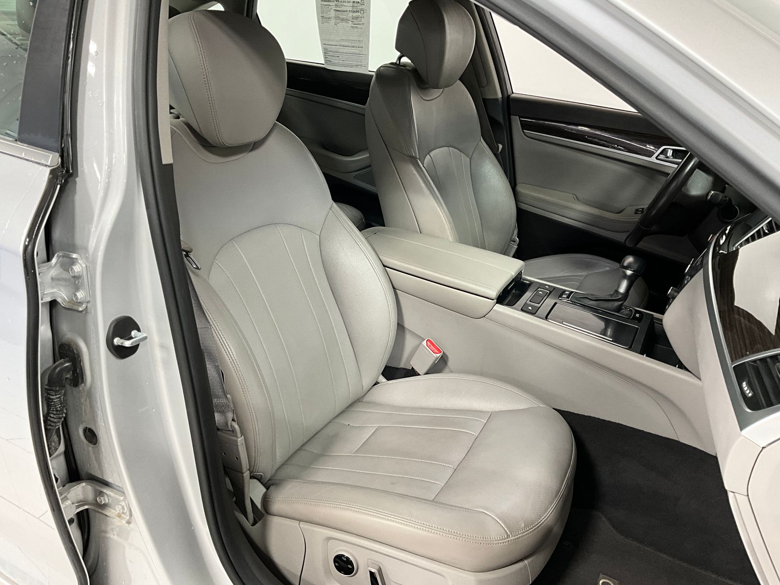 2019 Genesis G80 3.8 photo 2