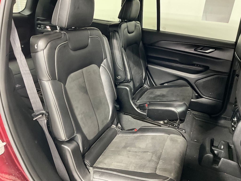 Used 2023 Jeep Grand Cherokee Altitude SUV
