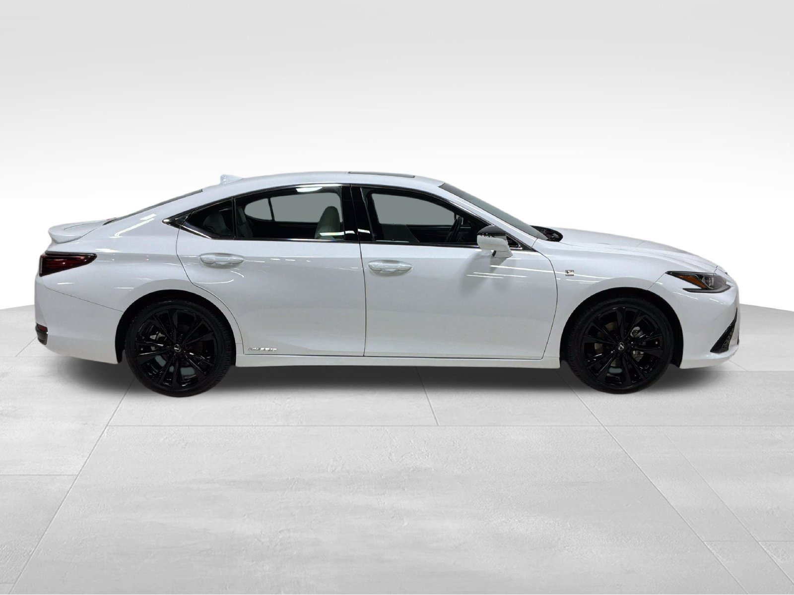 Certified 2022 Lexus ES 300h 300h Sedan