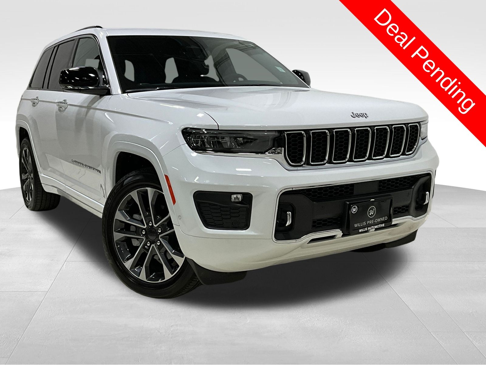 2023 Jeep Grand Cherokee Overland's photo