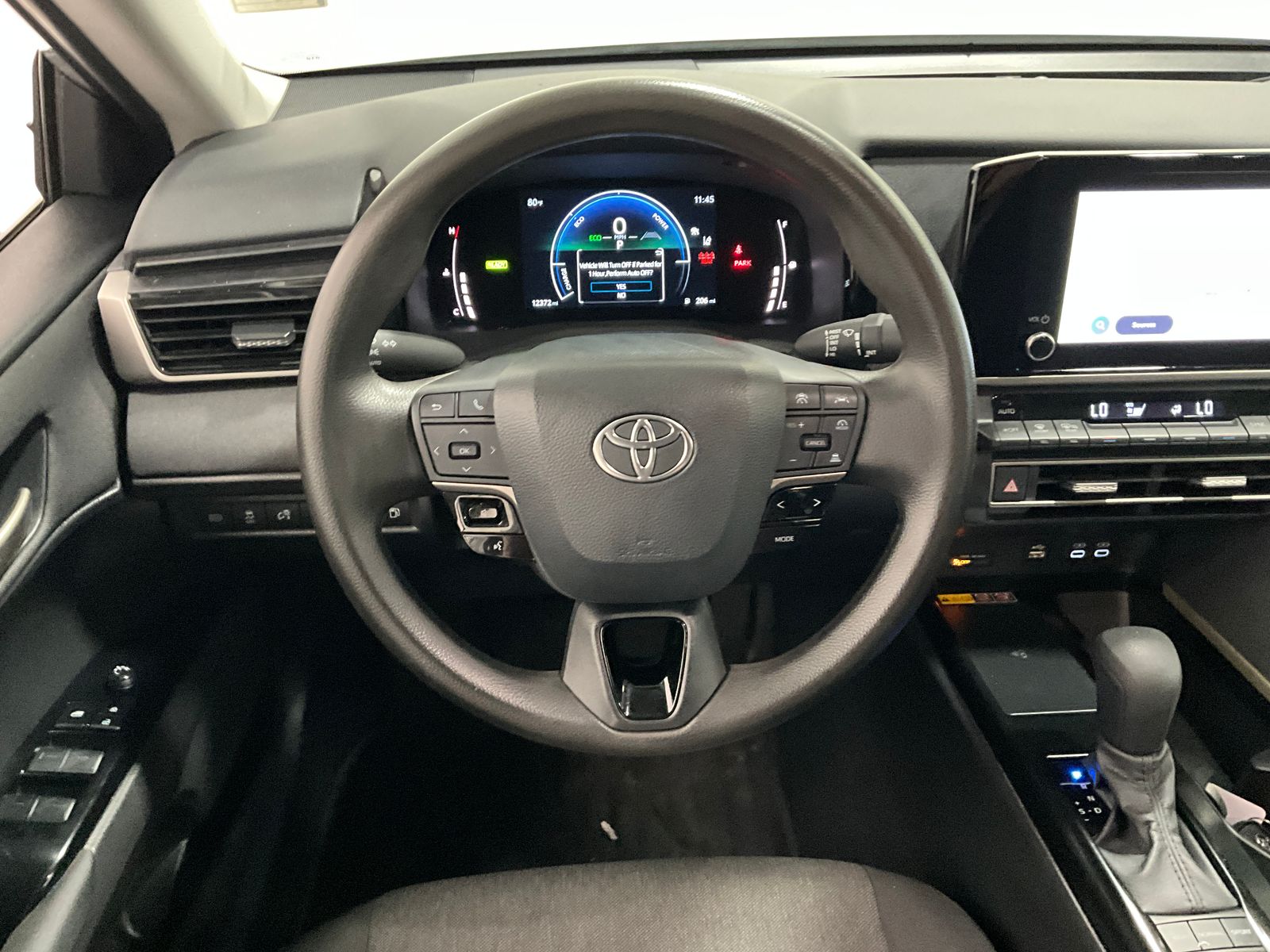 2025 Toyota Camry SE photo 4
