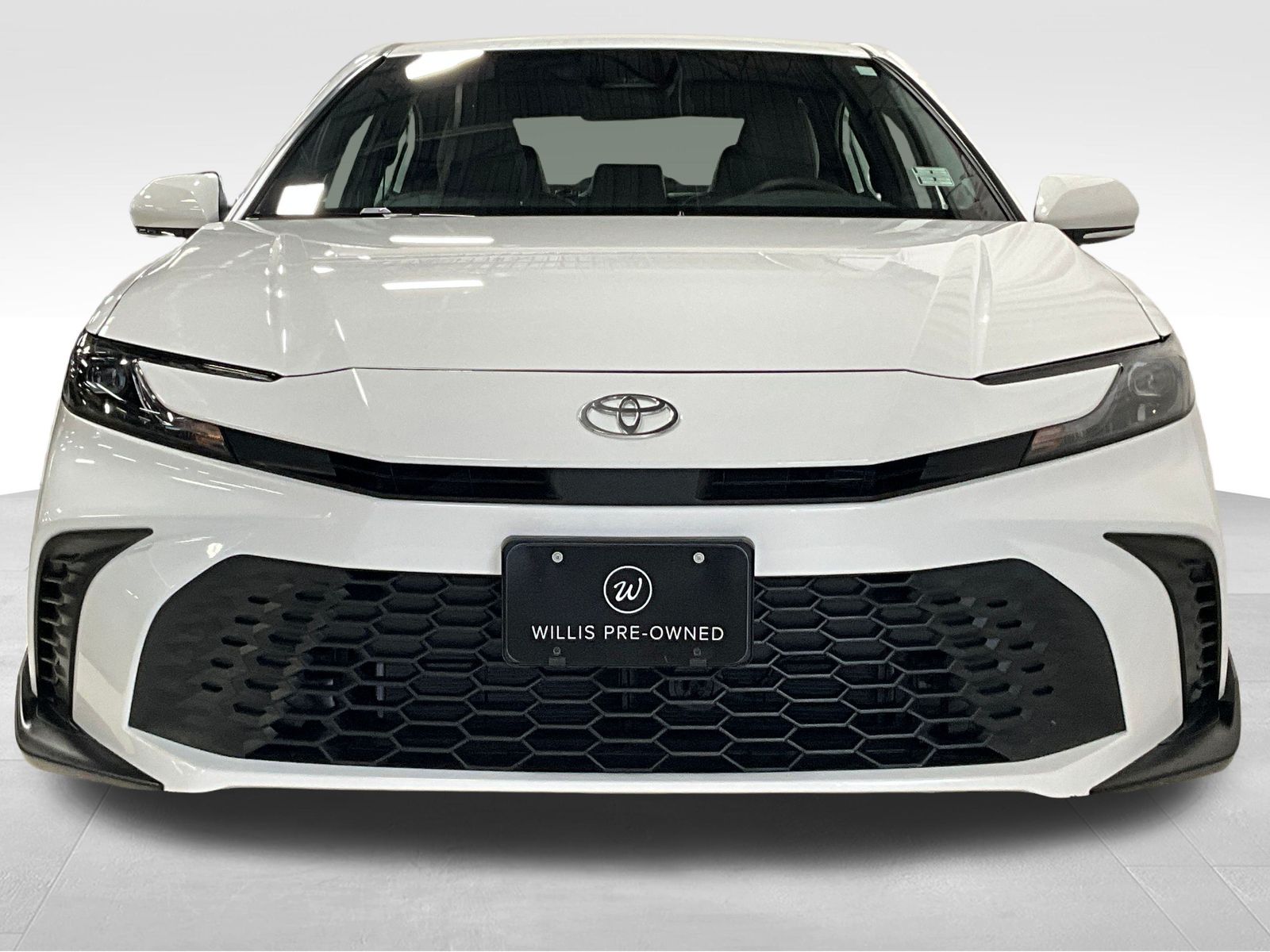 2025 Toyota Camry SE photo 2