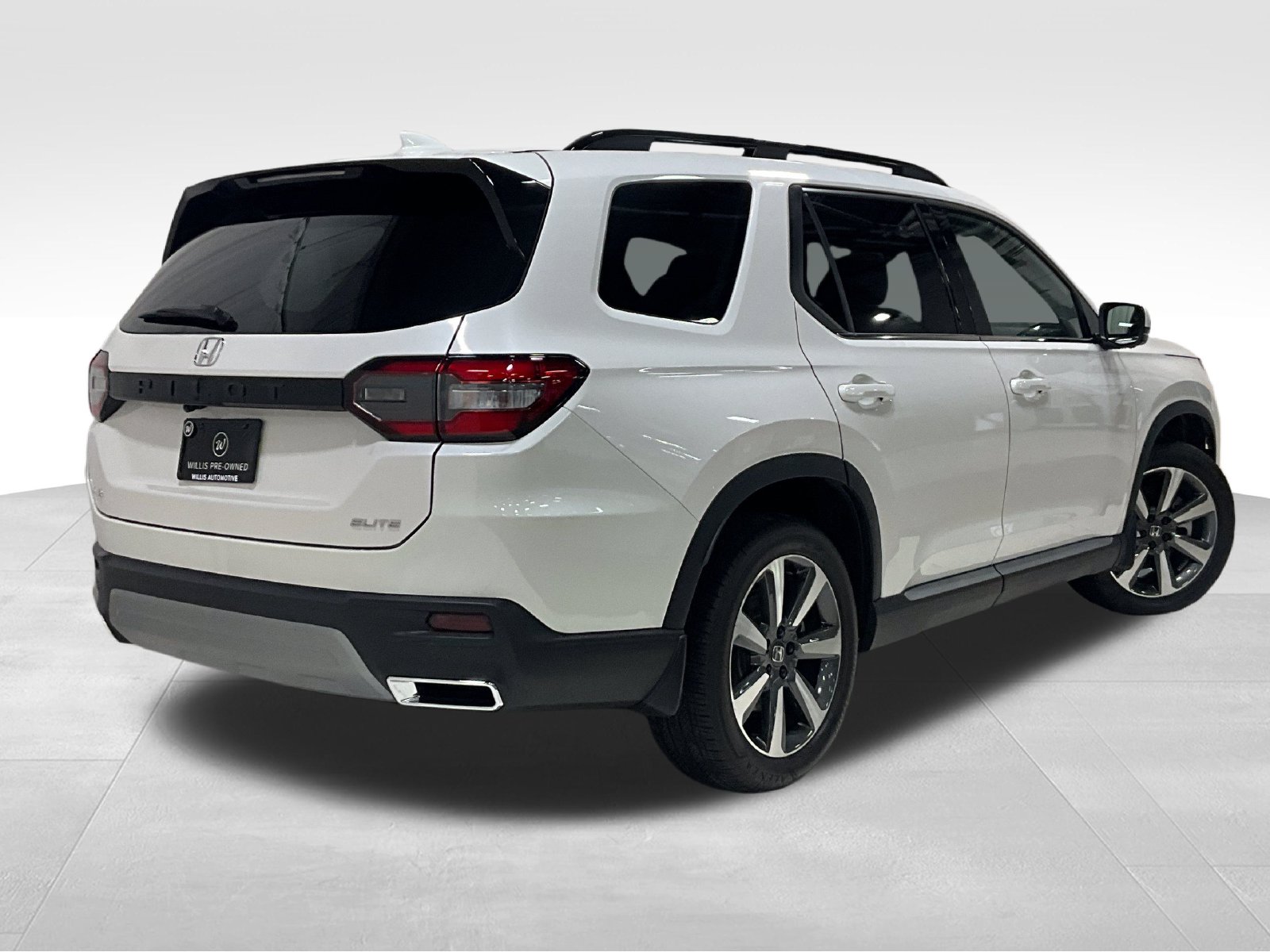 Used 2025 Honda Pilot Elite SUV