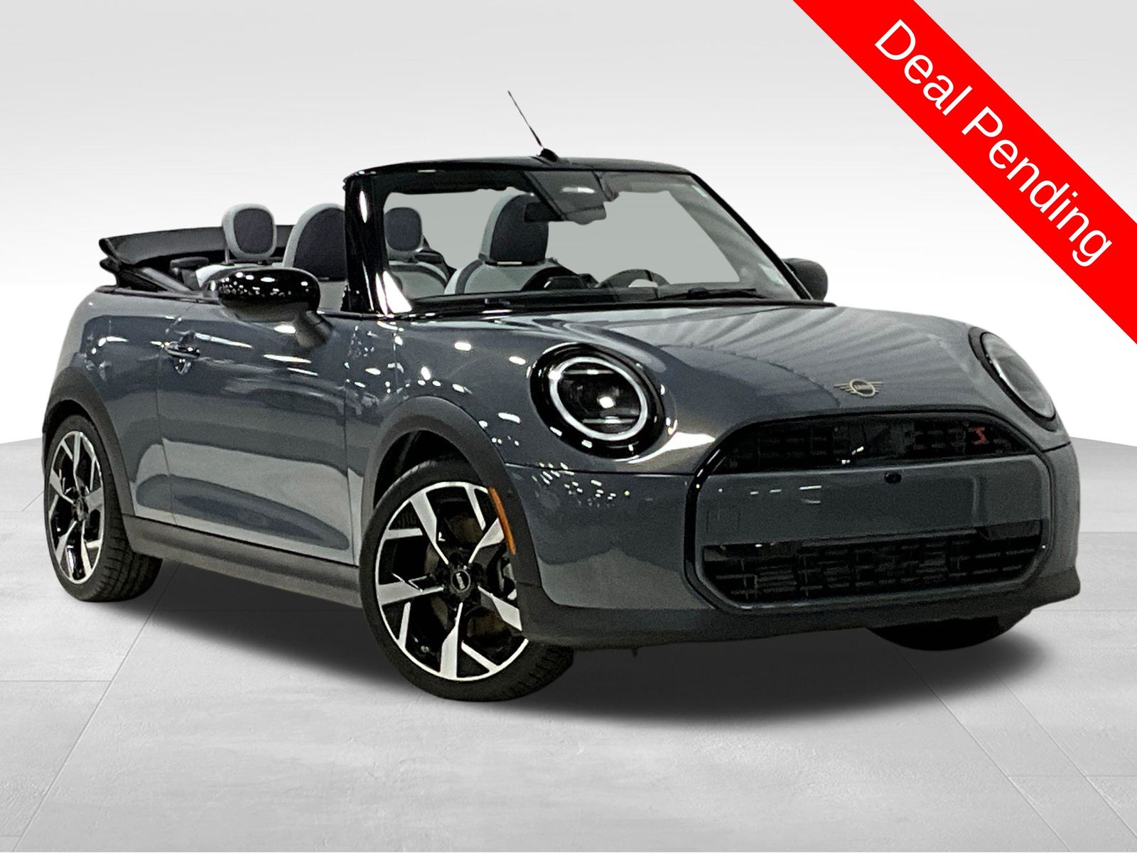 2026 MINI Convertible Cooper S's photo