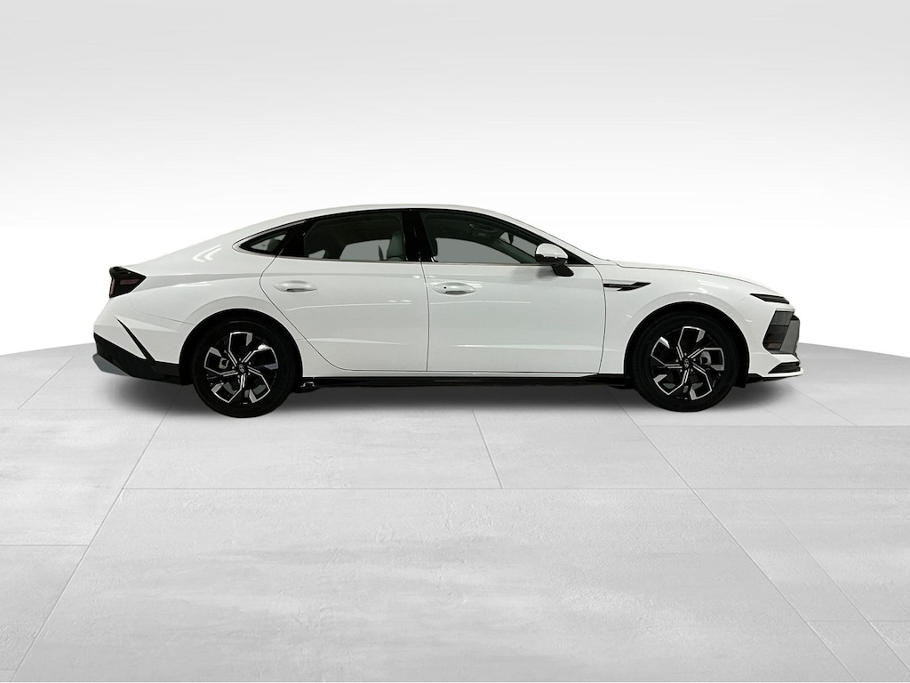 Used 2024 Hyundai Sonata SEL Sedan