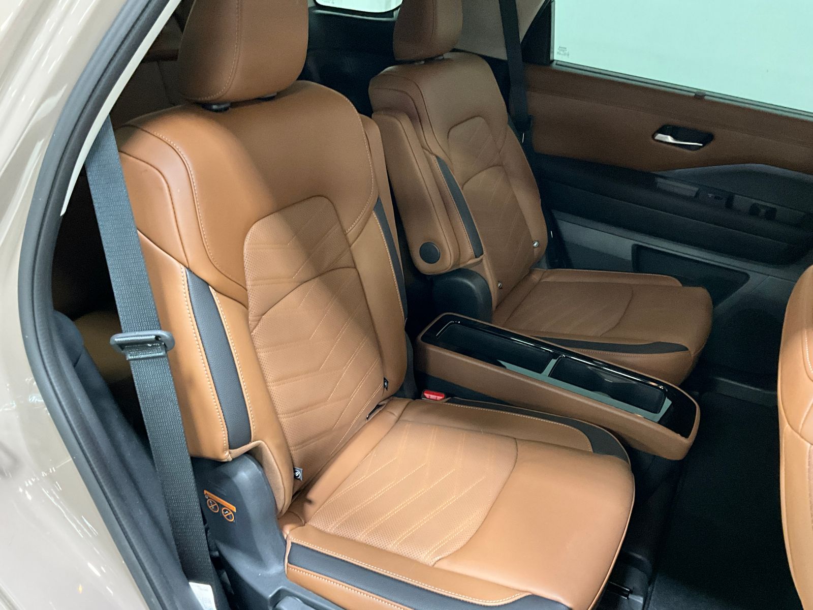 2025 Nissan Pathfinder Platinum - Photo 24