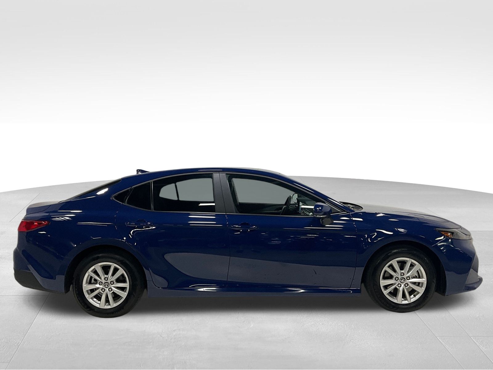 2025 Toyota Camry LE photo 3