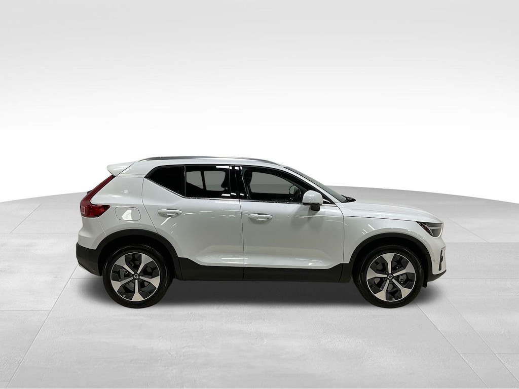 Certified 2025 Volvo XC40 B5 Plus Bright Theme SUV