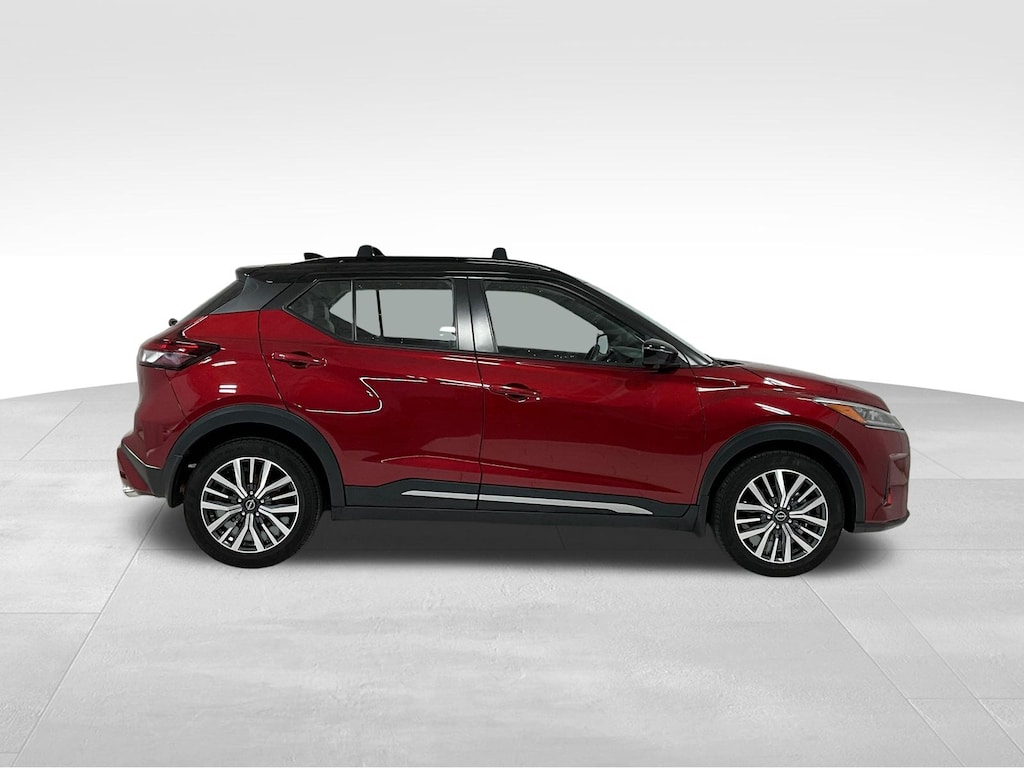 Used 2023 Nissan Kicks SR SUV
