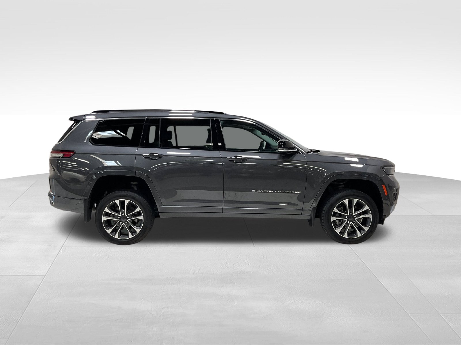 Used 2023 Jeep Grand Cherokee Overland SUV