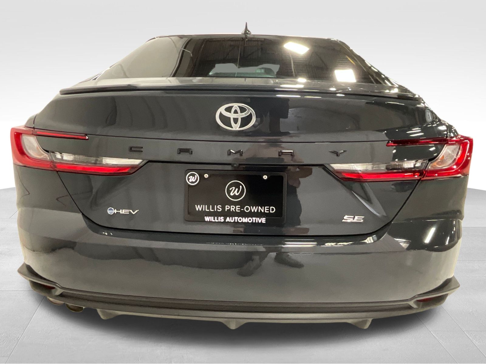 2025 Toyota Camry SE photo 3