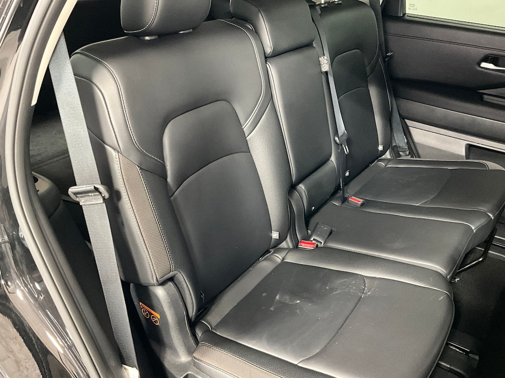 Used 2025 Nissan Pathfinder SL SUV