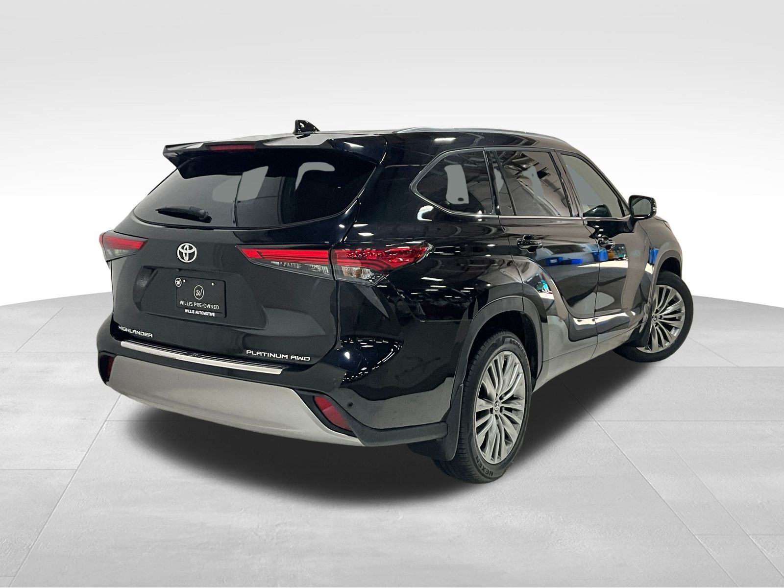 2022 Toyota Highlander Platinum photo 4