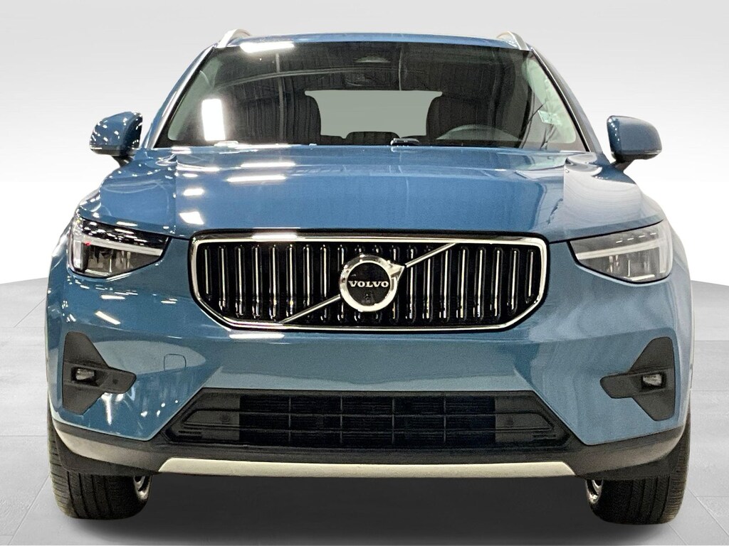 Certified 2025 Volvo XC40 B5 Plus Bright Theme SUV