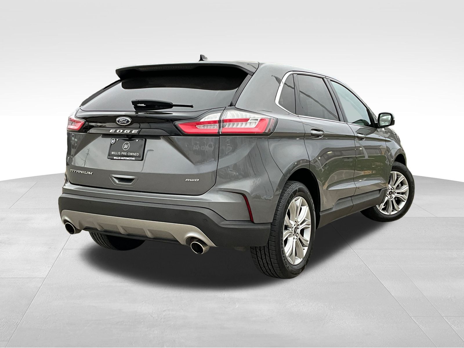 2024 Ford Edge Titanium photo 4