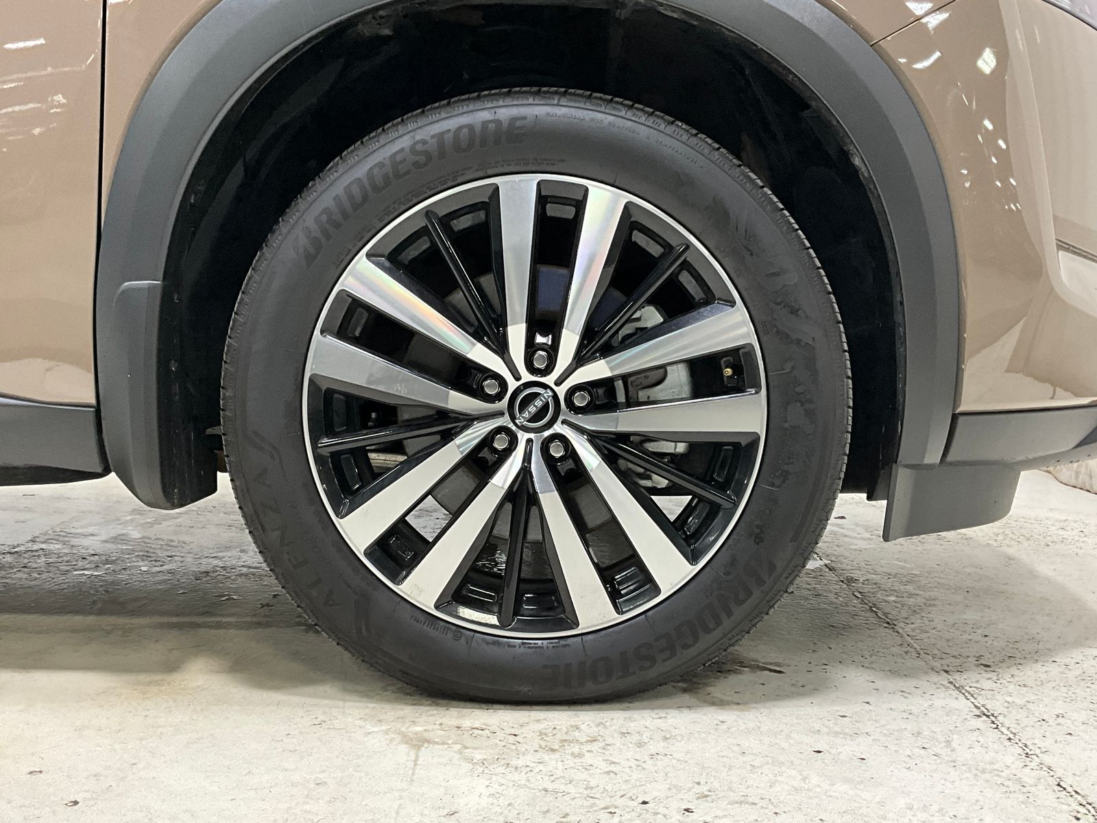 2025 Nissan Pathfinder Platinum - Photo 11