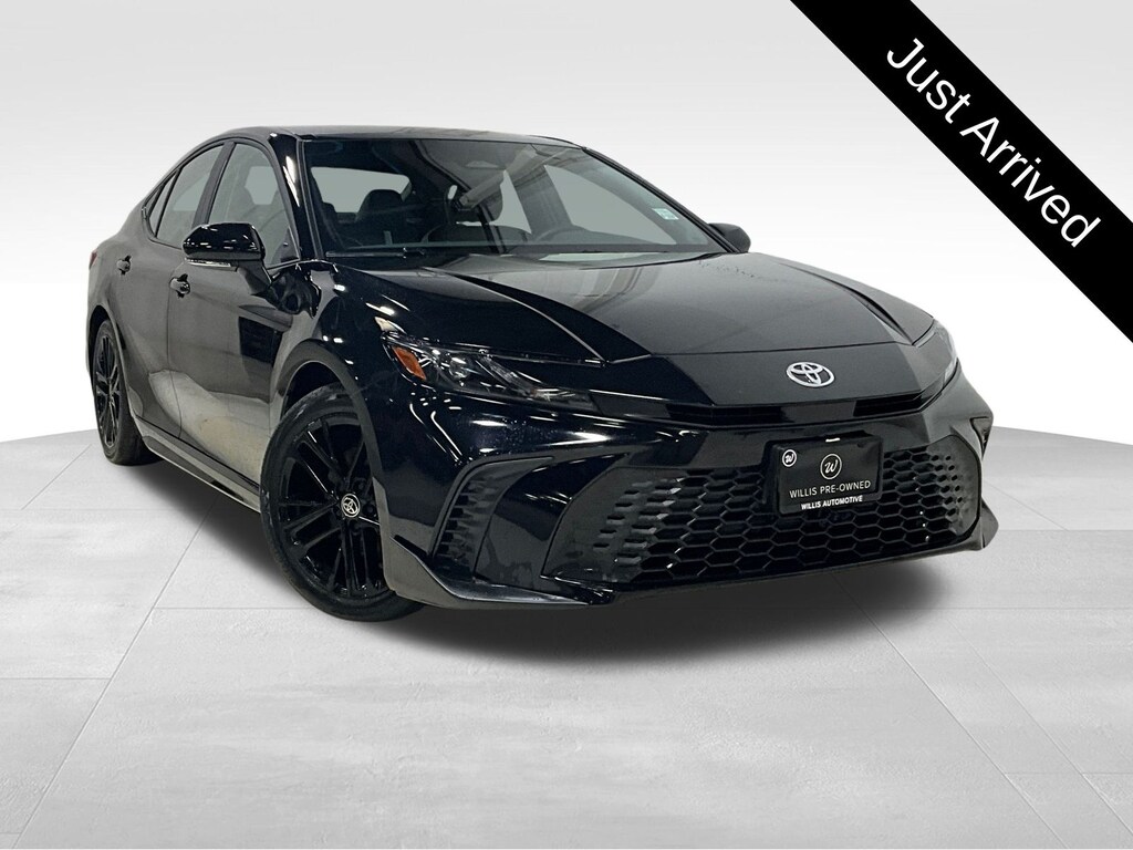 Used 2025 Toyota Camry SE Sedan