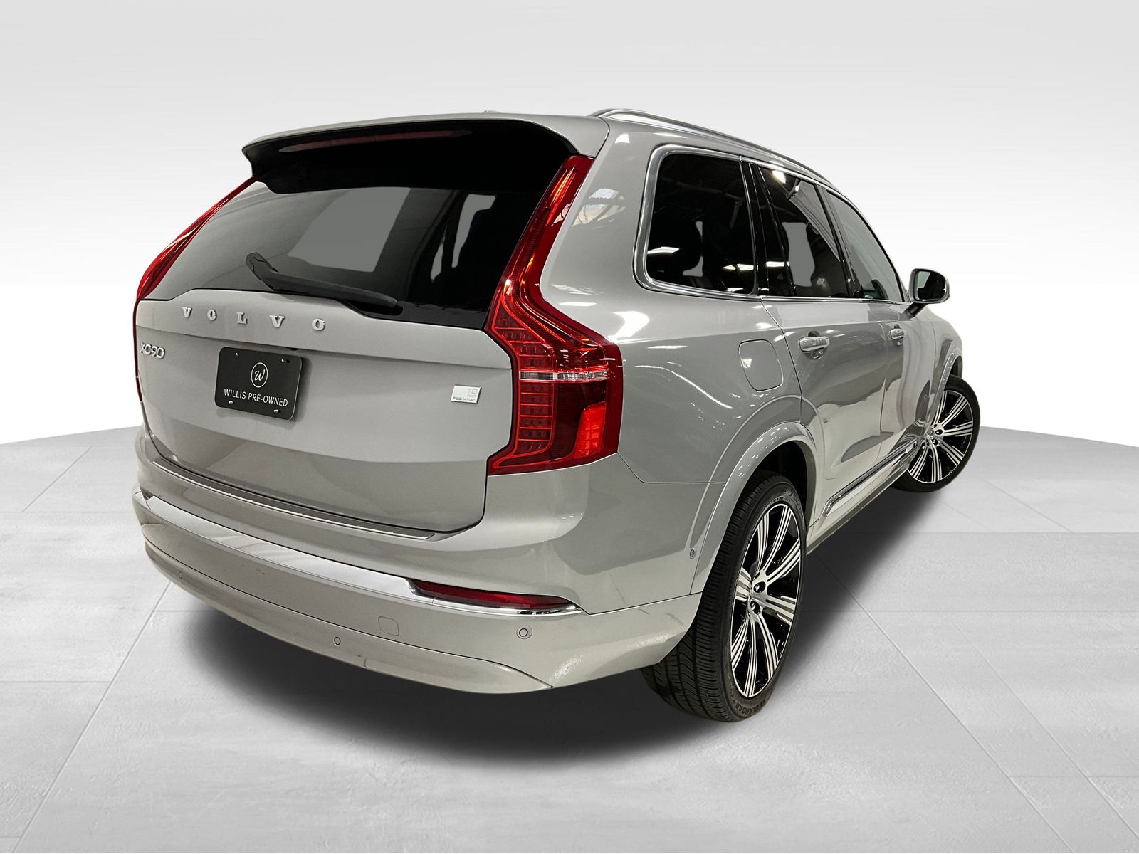 2023 Volvo XC90 Recharge T8 Ultimate photo 3