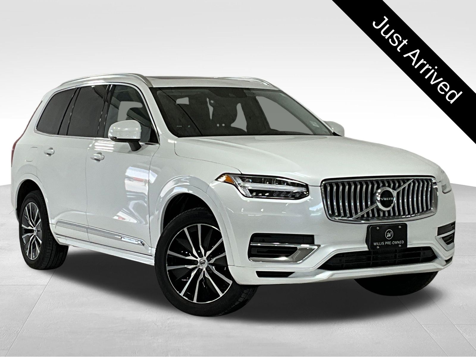 2022 Volvo XC90 T8 Recharge Inscription Expression AWD's photo