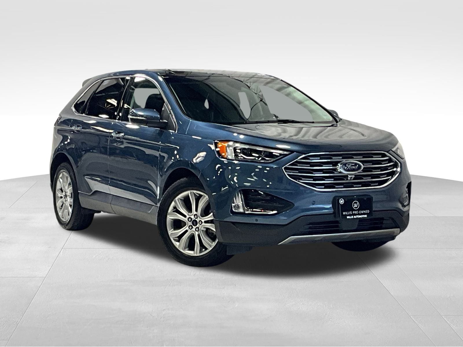 2019 Ford Edge Titanium's photo