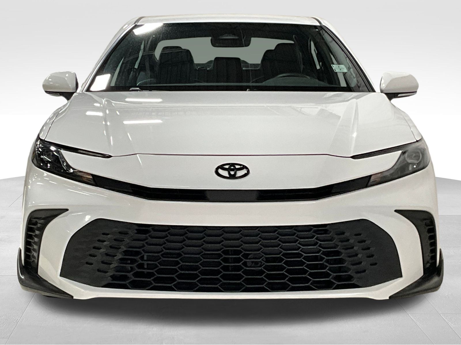 2025 Toyota Camry SE photo 2