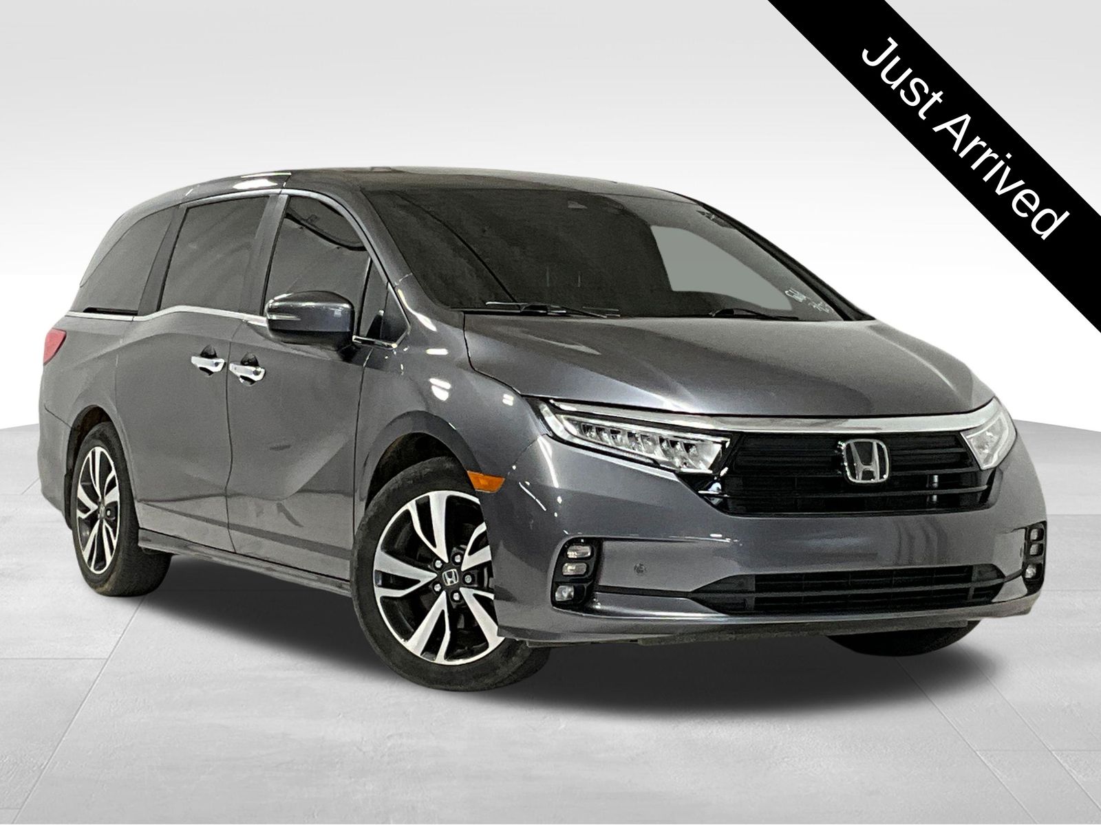 2024 Honda Odyssey Touring's photo