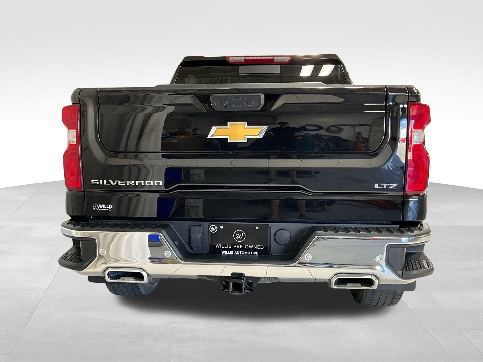 2024 Chevrolet Silverado 1500 LTZ photo 3