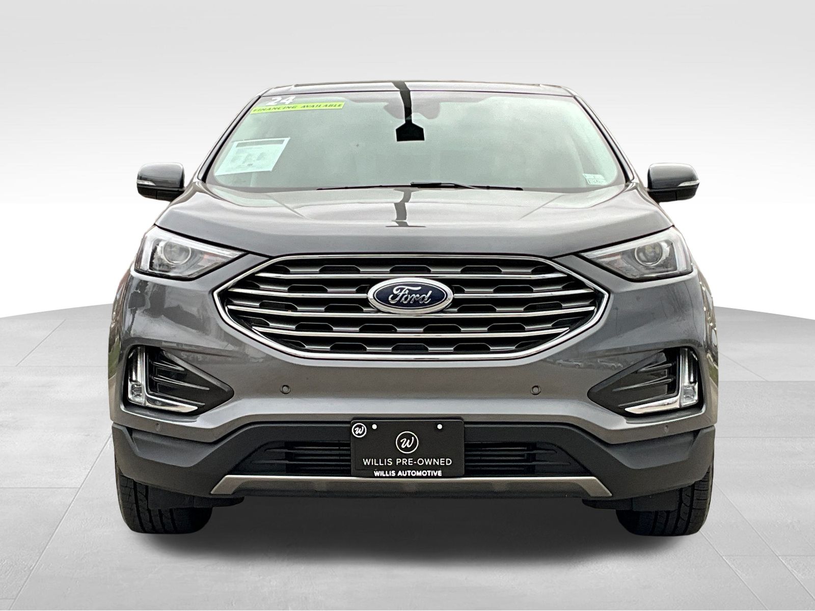 2024 Ford Edge Titanium photo 2
