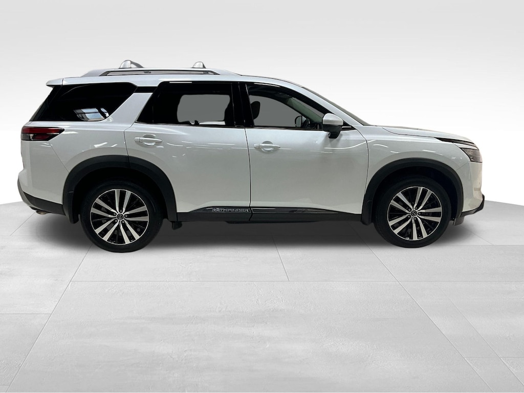 Used 2025 Nissan Pathfinder Platinum SUV