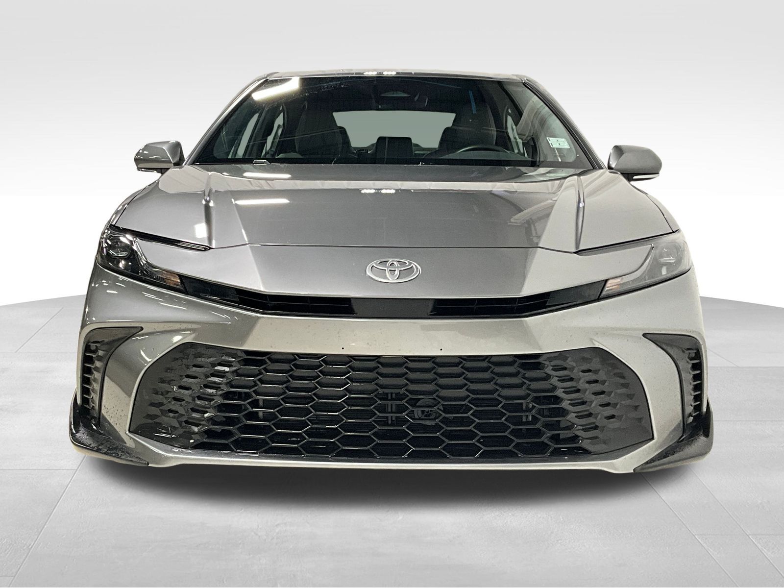 2025 Toyota Camry SE photo 2