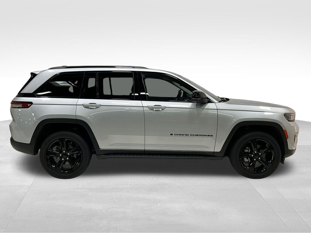 Used 2023 Jeep Grand Cherokee Limited SUV
