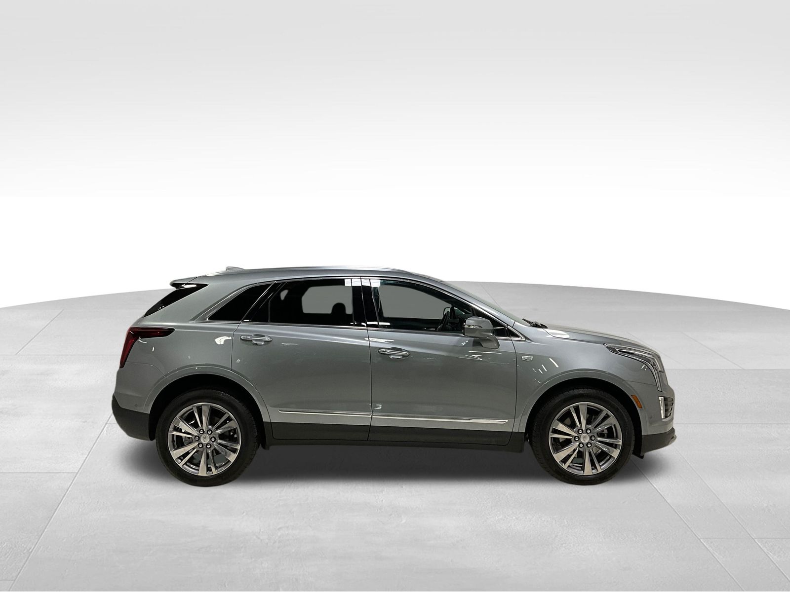 2024 Cadillac XT5 Platinum Premium Luxury photo 3