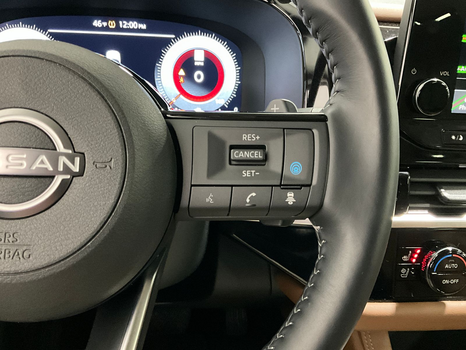 2025 Nissan Pathfinder Platinum - Photo 19