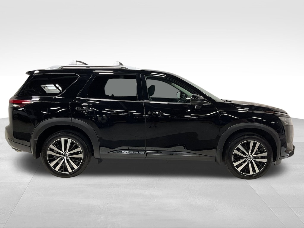 Used 2025 Nissan Pathfinder Platinum SUV