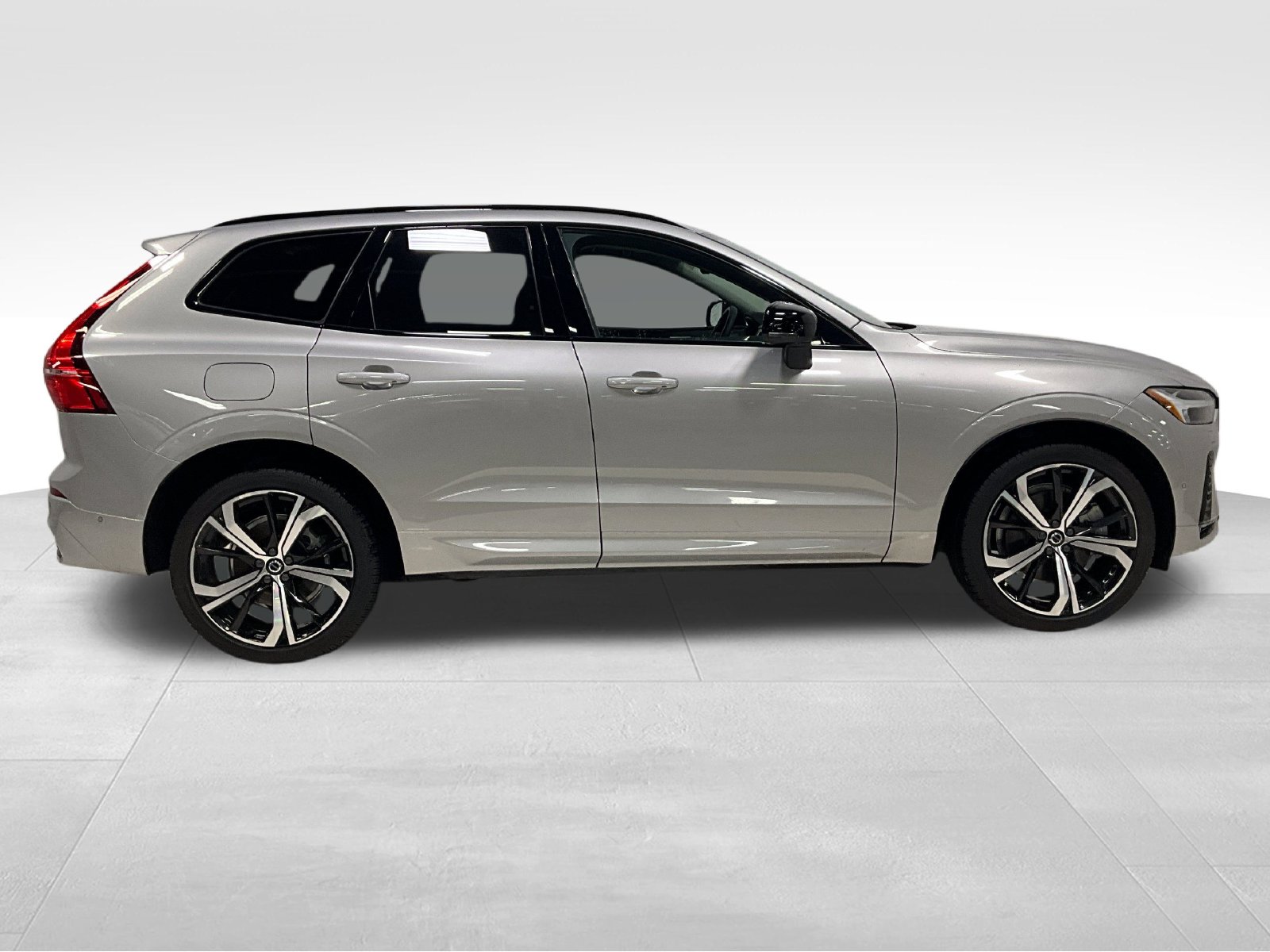 Certified 2024 Volvo XC60 plug-in hybrid Ultimate SUV