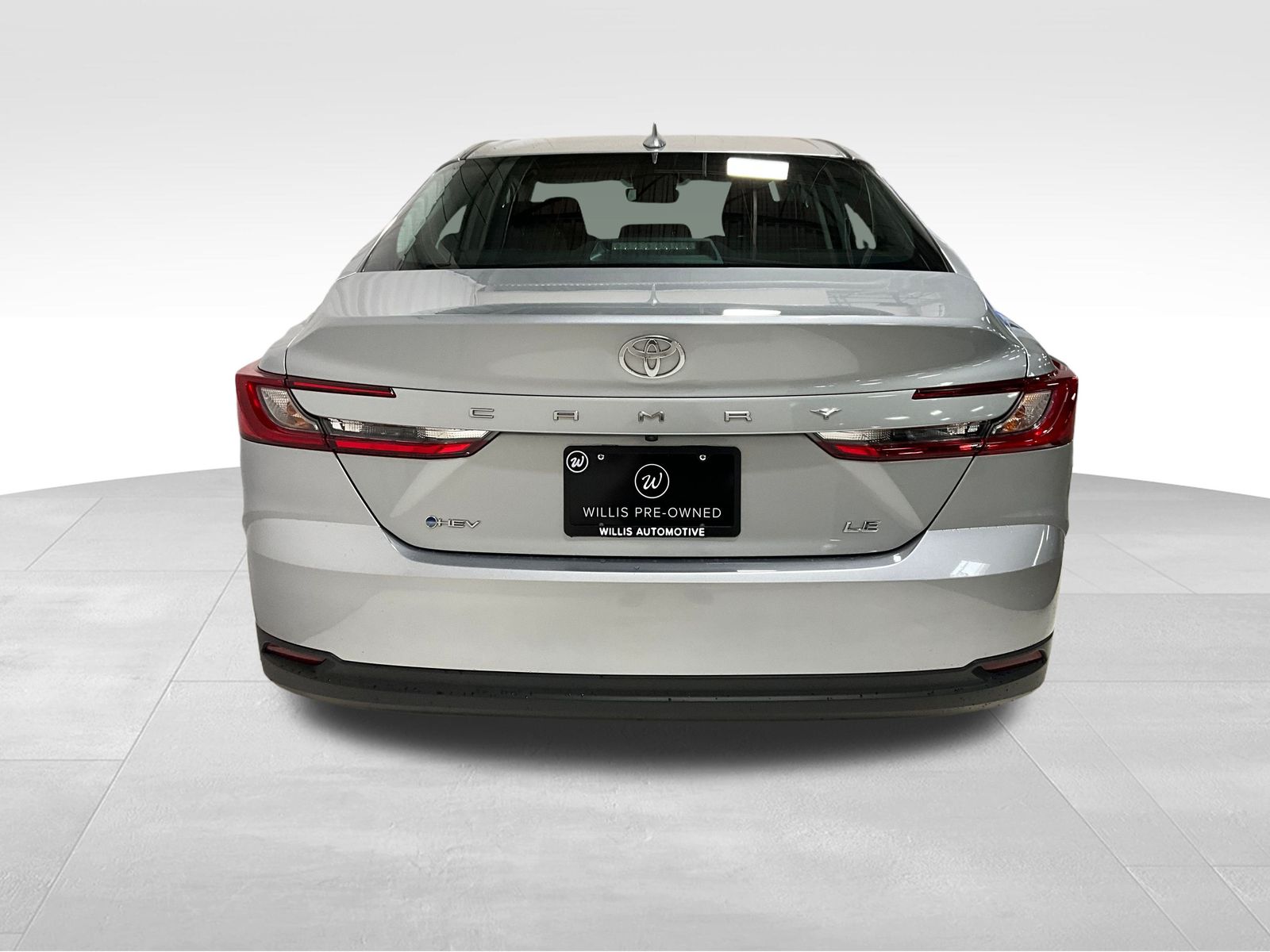 2025 Toyota Camry SE photo 3